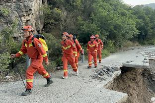 贾巴尔打趣：第一个已知雕像建立在35000年前 那会儿我还是个处男